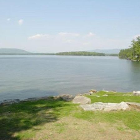 Oliver Lodge Мередит Экстерьер фото