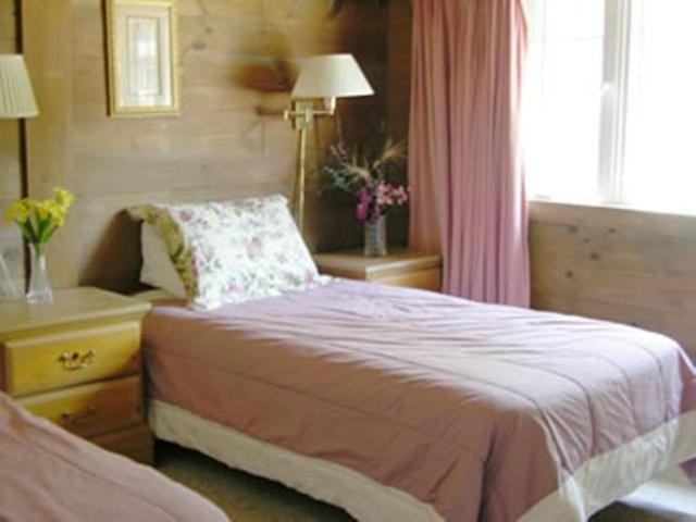 Oliver Lodge Мередит Экстерьер фото