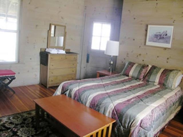 Oliver Lodge Мередит Экстерьер фото