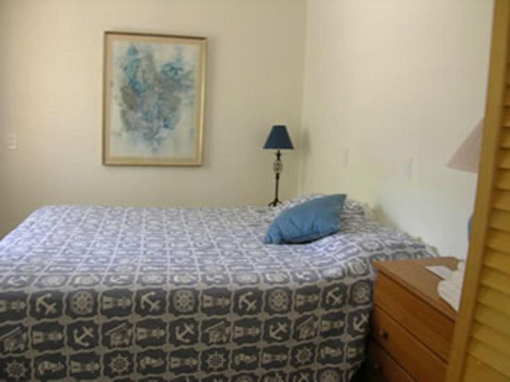 Oliver Lodge Мередит Номер фото