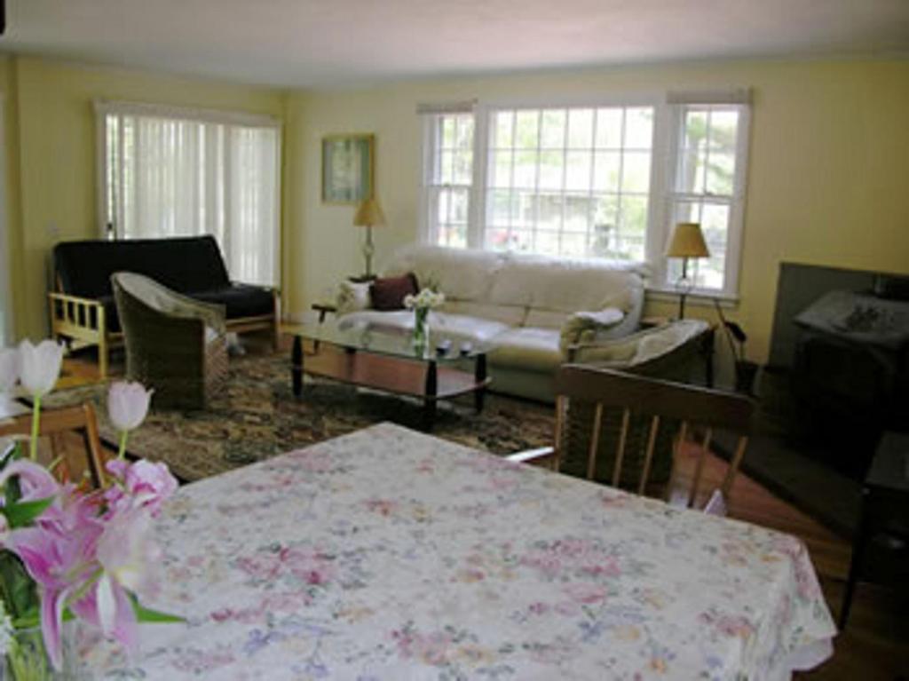 Oliver Lodge Мередит Номер фото